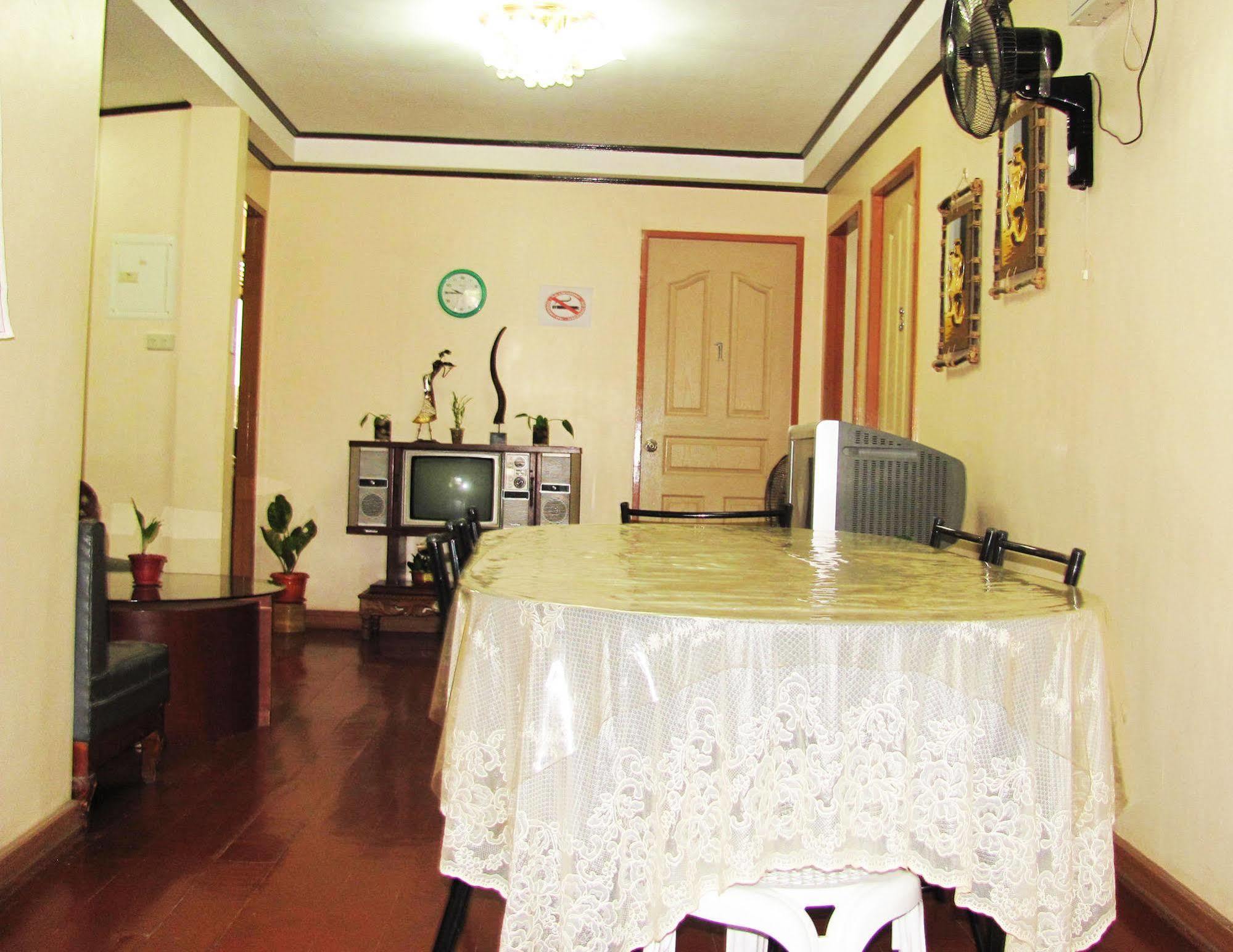 Хостел Reddoorz Near Old Tagbilaran Airport Екстер'єр фото