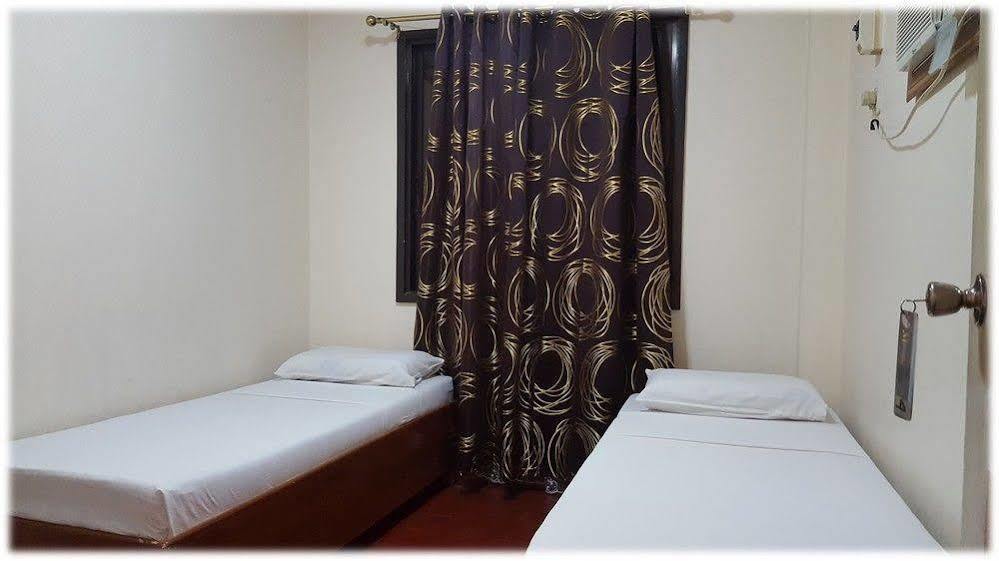 Хостел Reddoorz Near Old Tagbilaran Airport Екстер'єр фото