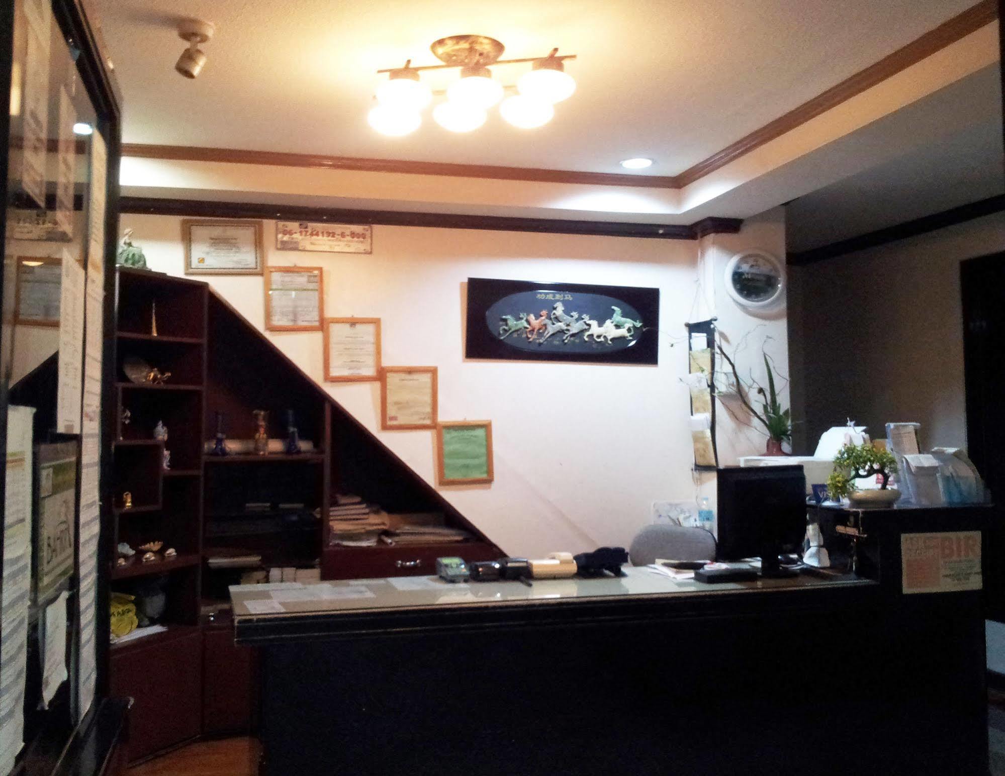Хостел Reddoorz Near Old Tagbilaran Airport Екстер'єр фото