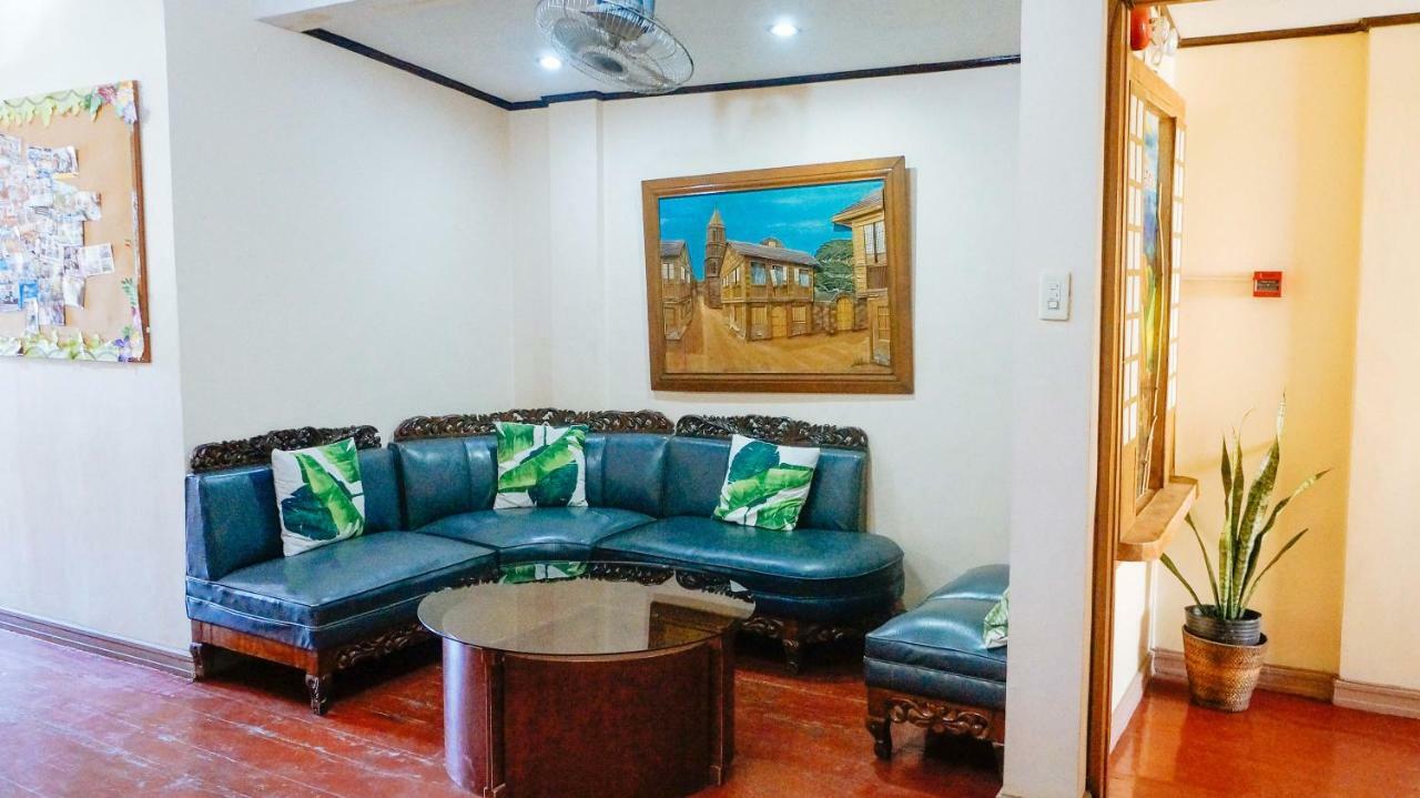 Хостел Reddoorz Near Old Tagbilaran Airport Екстер'єр фото