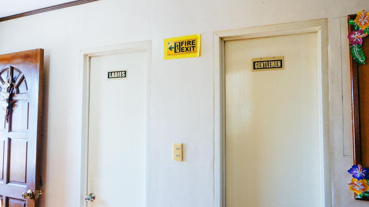 Хостел Reddoorz Near Old Tagbilaran Airport Екстер'єр фото